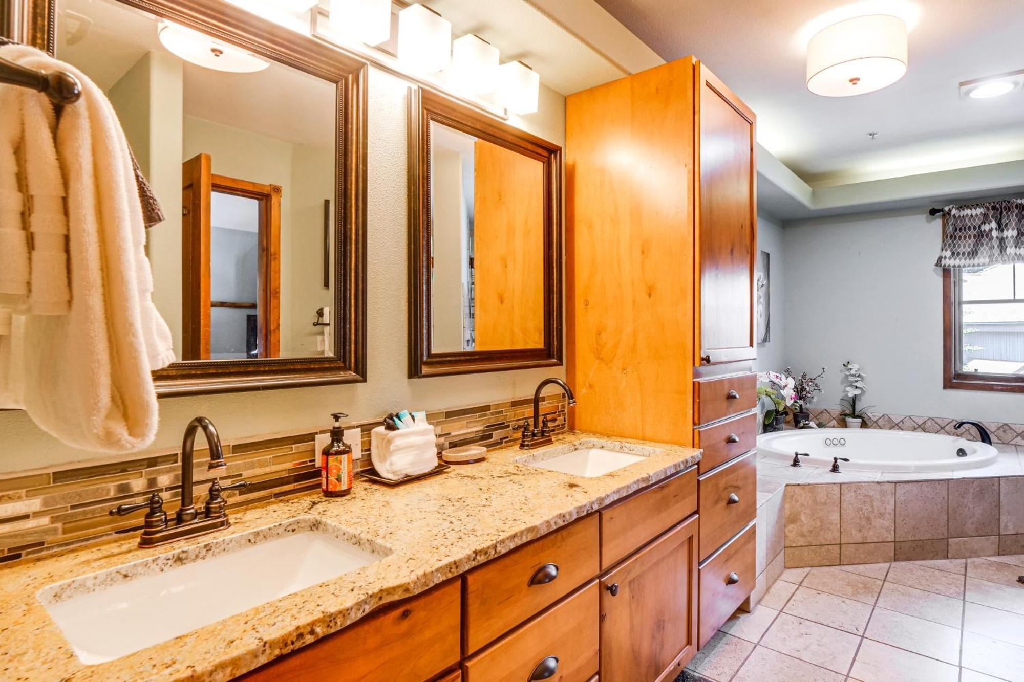 Breck Condo With Pool And Hot Tub Access Walk To Lift Breckenridge Exteriör bild